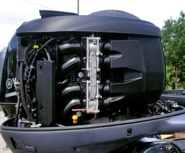 2017 Yamaha 150 HP 4-Stroke 20'' Shaft Power Tilt And Trim Outboard Motor
