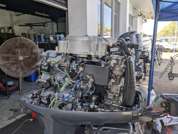 Yamaha 40 HP 2-Stroke Tiller Steer Outboard Motor